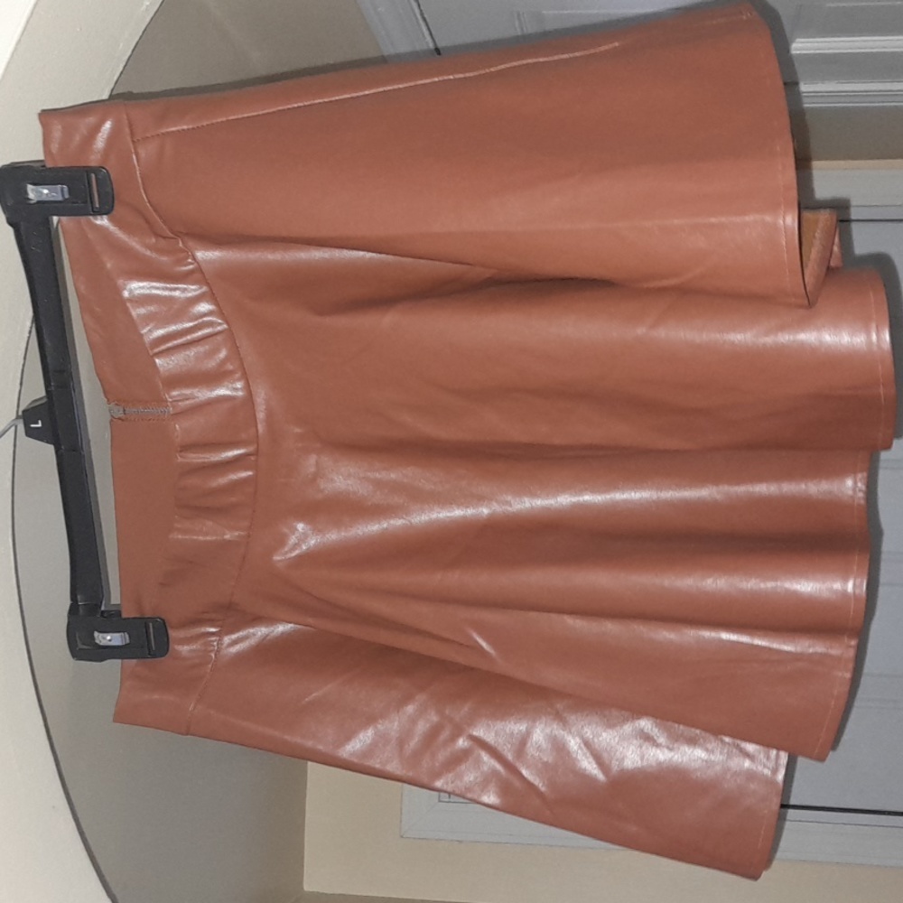 Mini Brown Color Skirt by Chocolate U.S.A. Size L. NWOT